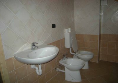 Casa-Vacanze-Gruppi- Primalunetta-bagno-1