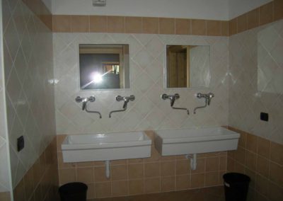 Casa-Vacanze-Gruppi- Primalunetta-bagno