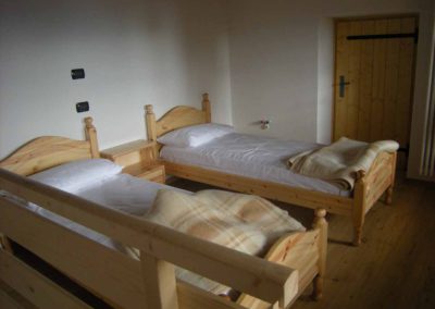 Casa-Vacanze-Gruppi- Primalunetta-stanza-5
