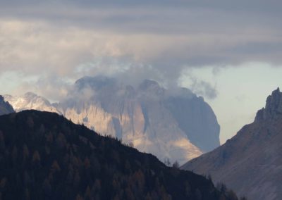 Sassolungo - da - Passo - Cinque - Croci